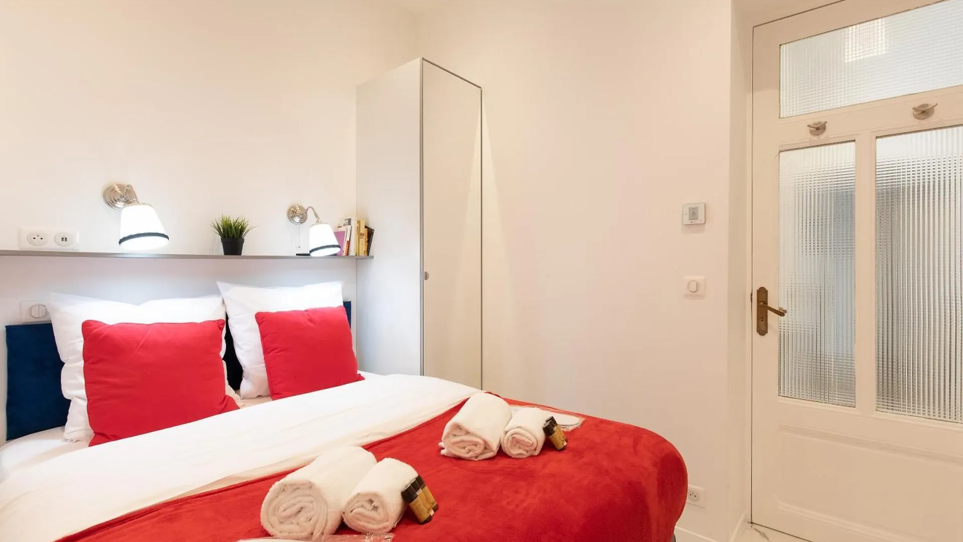 Pelige 5 Yourhosthelper Cannes France
